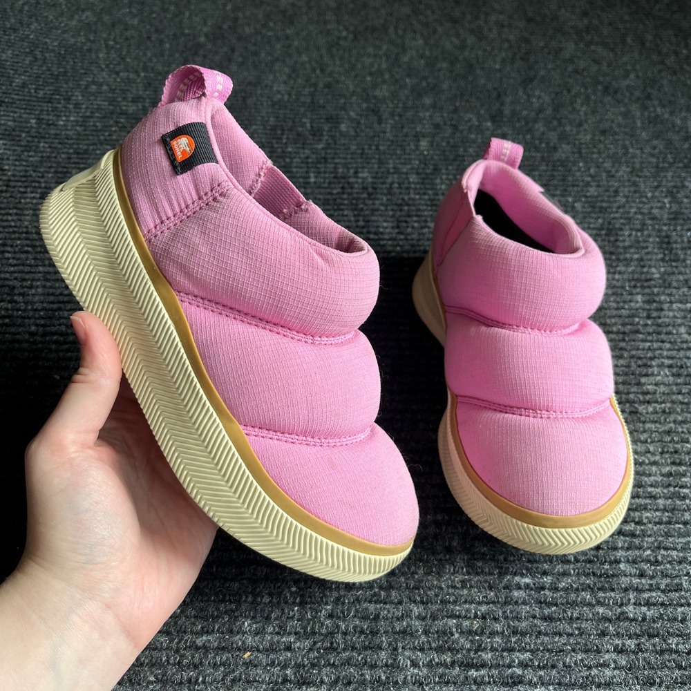 Sorel Out N About Puffy Winter Slip On Sneakers Kids size 1‎ Pink Quilted Padded